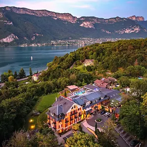 **** Hotel Les Tresoms And France
